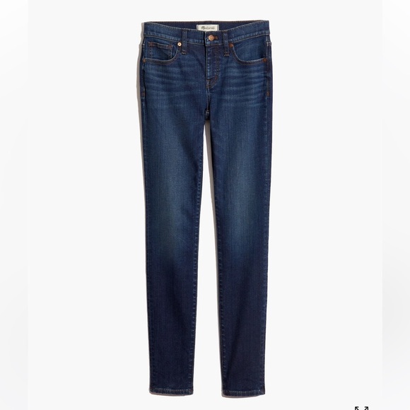 Madewell Petite 8" Skinny Jeans in Greendale Wash - Picture 3 of 14